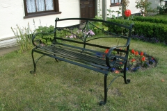 Metal garden bench
