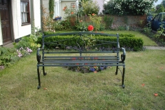 Metal garden bench
