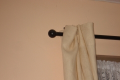 Round curtain pole