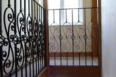 Staircase spindles
