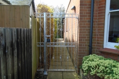 Metal back gate