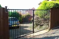 Driveway gate
