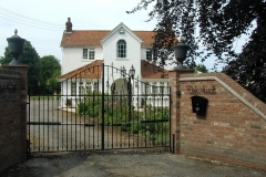 Driveway gate